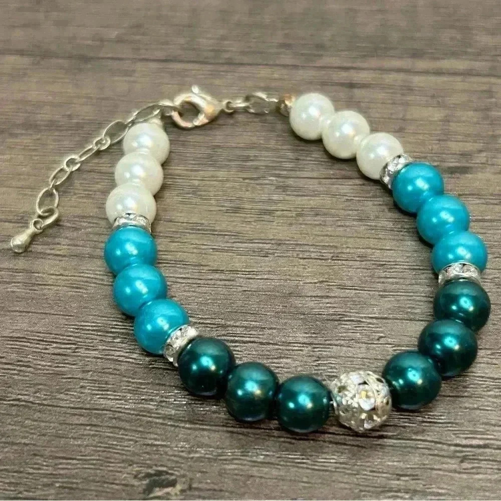 Vintage White Teal and Emerald Faux Pearls Crystal Silver Tone Beads Bracelet